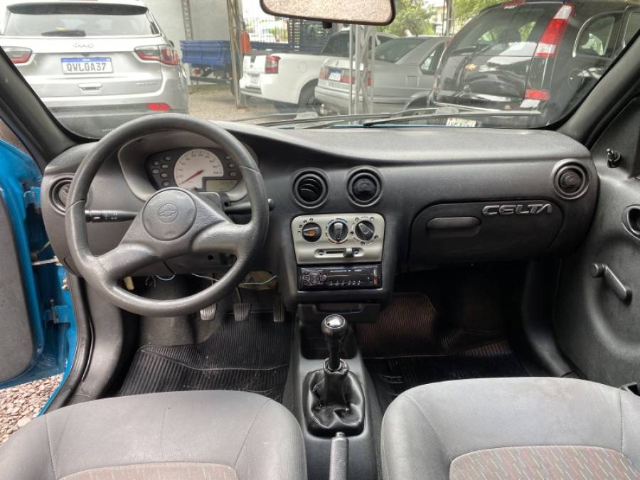 CHEVROLET - CELTA - 2002/2002 - Verde - R$ 16.900,00