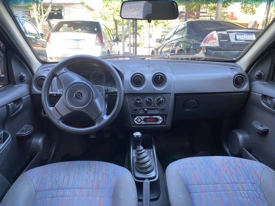 CHEVROLET - CELTA - 2009/2010 - Preta - R$ 25.900,00