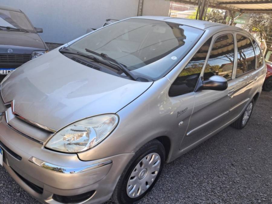 CITROËN - XSARA PICASSO - 2008/2009 - Prata - R$ 18.900,00