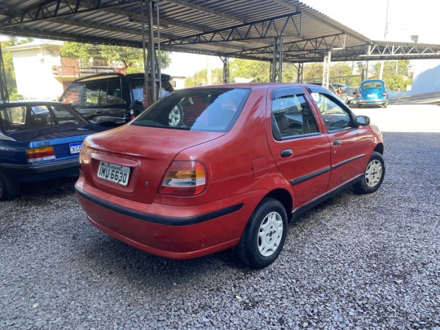 FIAT - SIENA - 2005/2006 - Vermelha - R$ 18.900,00