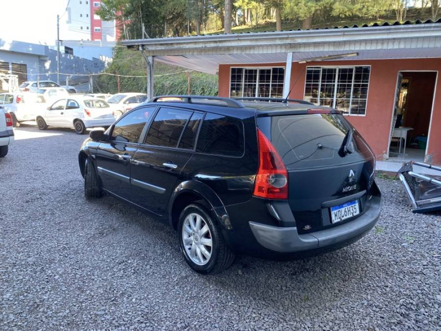 RENAULT - MÉGANE - 2008/2008 - Preta - R$ 24.900,00