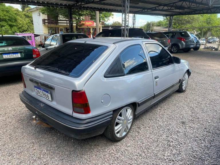 CHEVROLET - KADETT - 1993/1993 - Prata - R$ 10.900,00