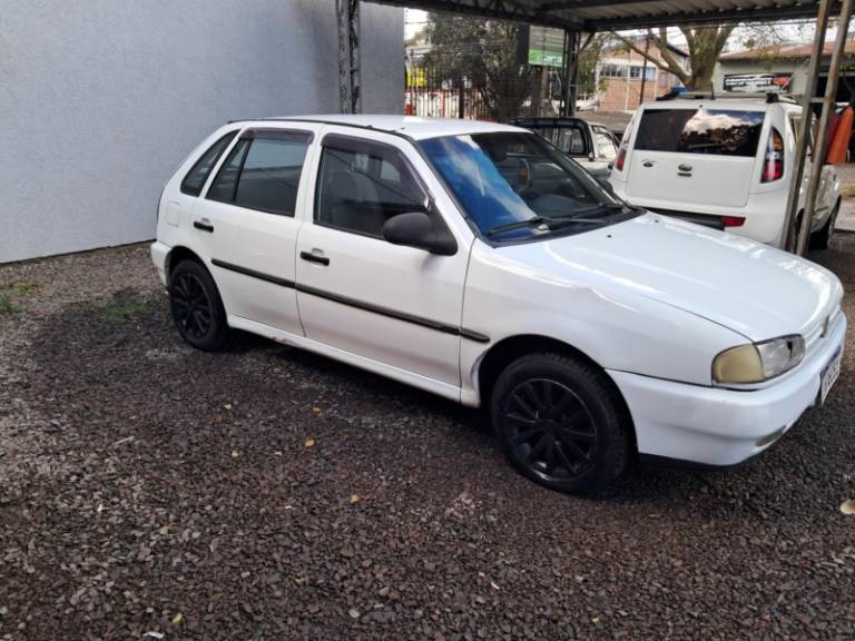 VOLKSWAGEN - GOL - 1998/1998 - Branca - R$ 12.900,00