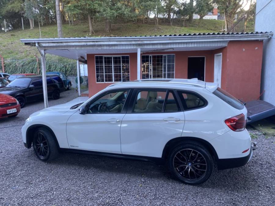BMW - X1 - 2014/2014 - Branca - R$ 89.900,00
