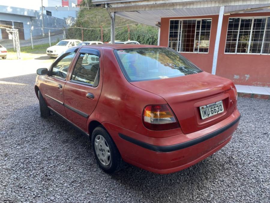 FIAT - SIENA - 2005/2006 - Vermelha - R$ 18.900,00