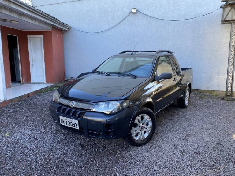 FIAT - STRADA - 2005/2005 - Preta - R$ 29.900,00