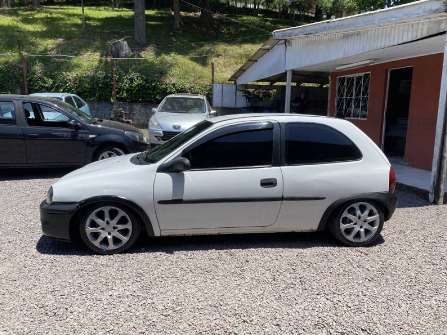 CHEVROLET - CORSA - 1997/1997 - Branca - R$ 12.900,00
