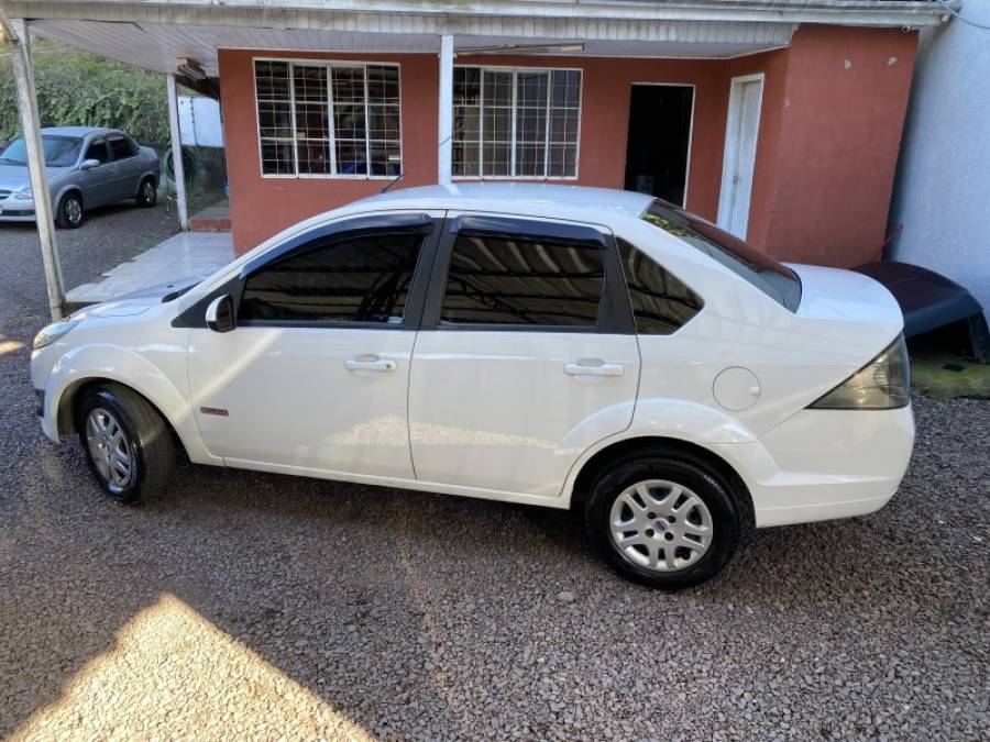 FORD - FIESTA - 2013/2013 - Branca - R$ 33.900,00