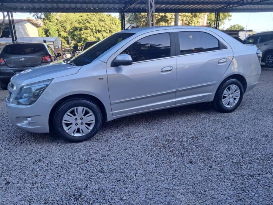 CHEVROLET - COBALT - 2013/2014 - Prata - R$ 44.900,00