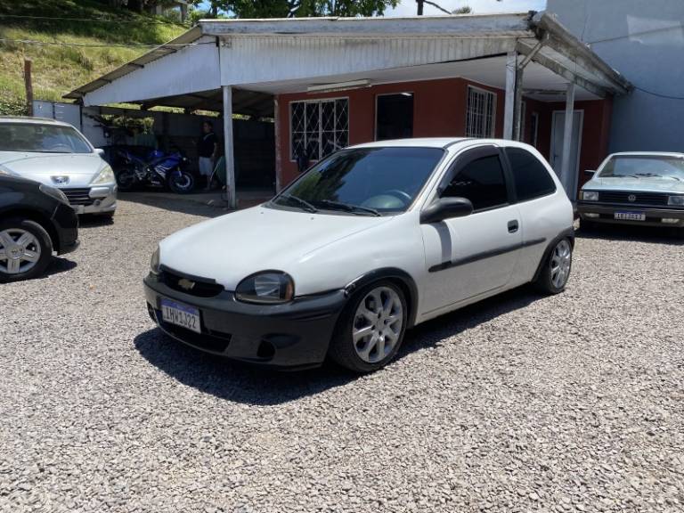 CHEVROLET - CORSA - 1997/1997 - Branca - R$ 12.900,00