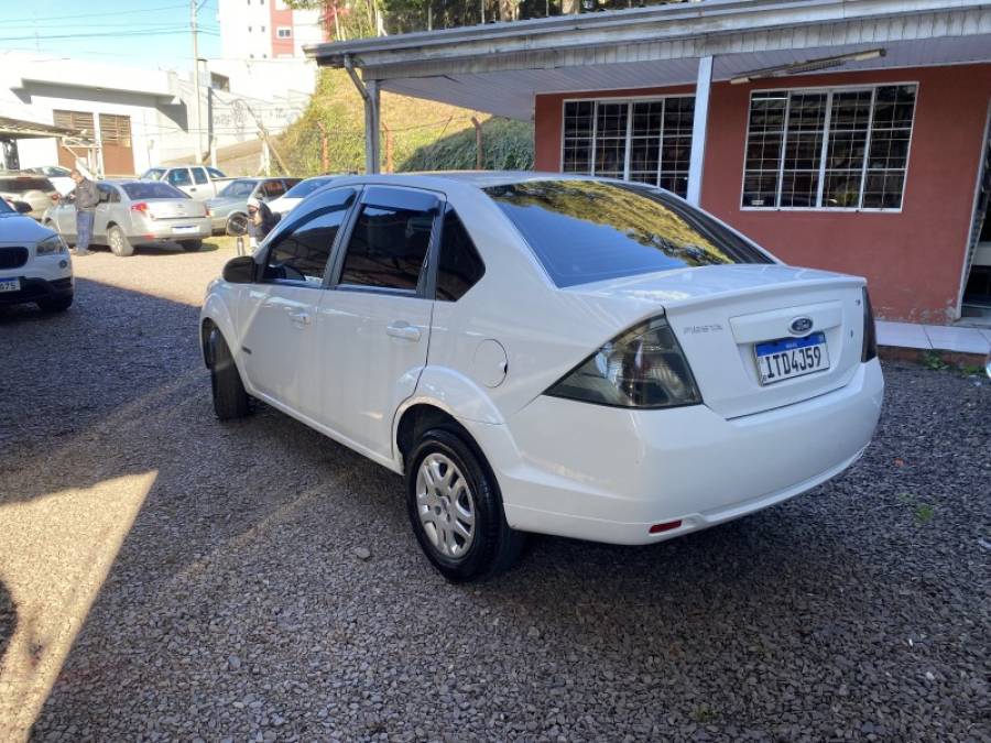 FORD - FIESTA - 2013/2013 - Branca - R$ 33.900,00