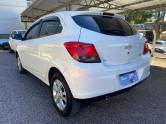 CHEVROLET - ONIX - 2015/2015 - Branca - R$ 45.900,00