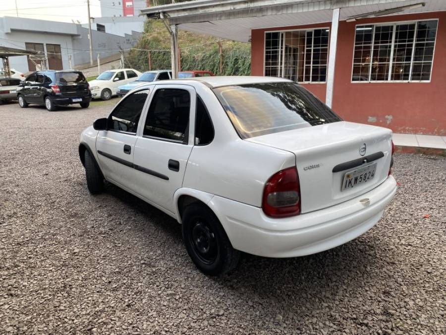 CHEVROLET - CORSA - 2002/2003 - Branca - R$ 17.900,00