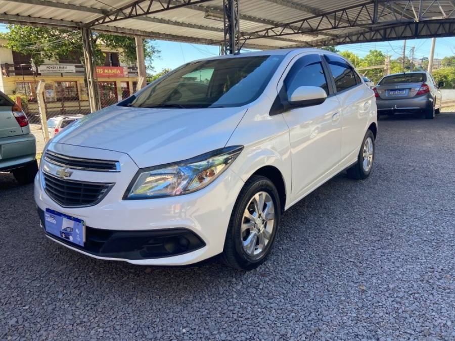 CHEVROLET - ONIX - 2015/2015 - Branca - R$ 45.900,00