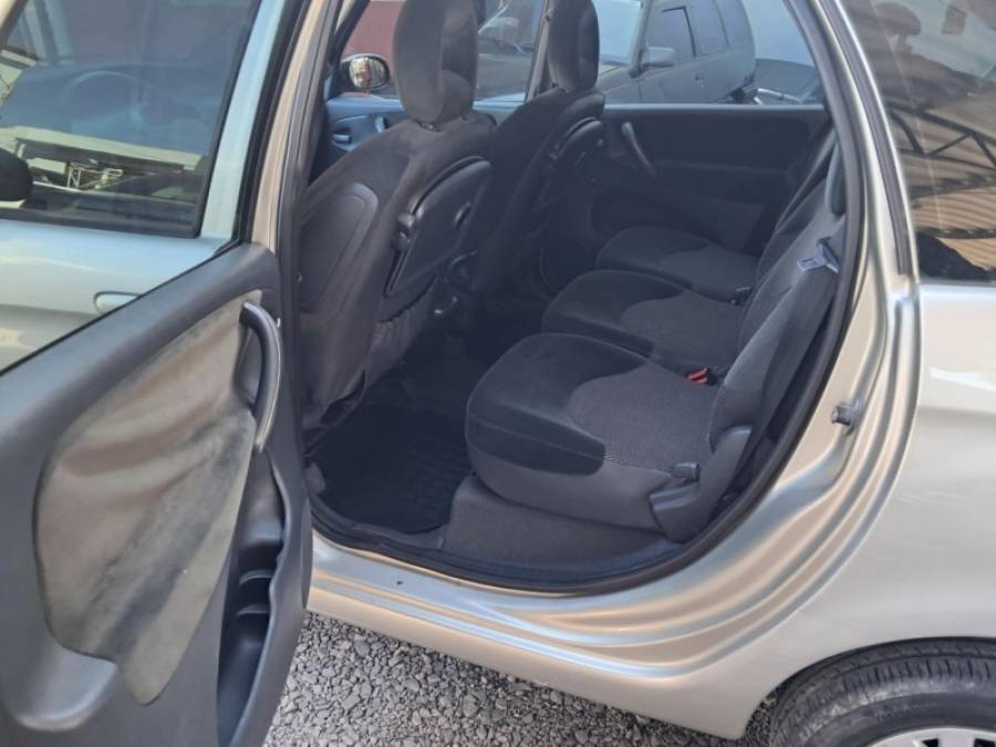 CITROËN - XSARA PICASSO - 2008/2009 - Prata - R$ 18.900,00