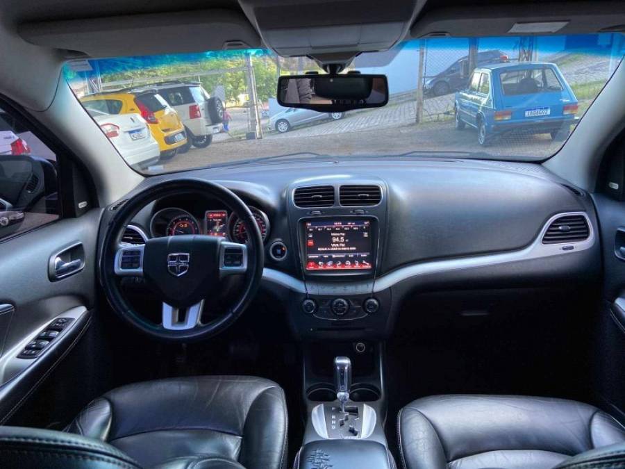 VOLKSWAGEN - JETTA - 2010/2010 - Preta - R$ 48.900,00