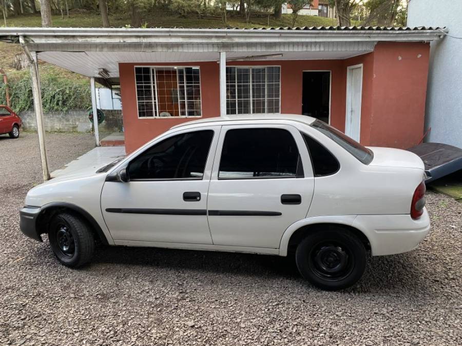 CHEVROLET - CORSA - 2002/2003 - Branca - R$ 17.900,00