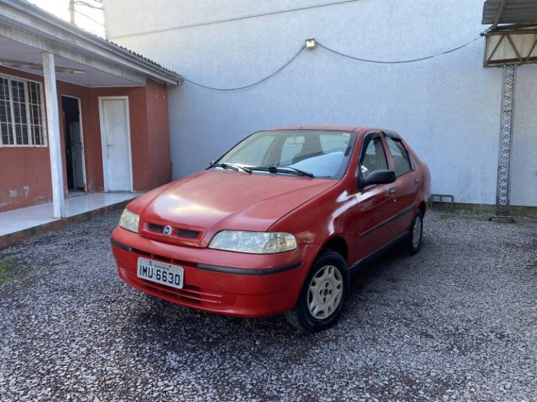 FIAT - SIENA - 2005/2006 - Vermelha - R$ 18.900,00