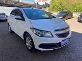 CHEVROLET - ONIX - 2015/2015 - Branca - R$ 45.900,00