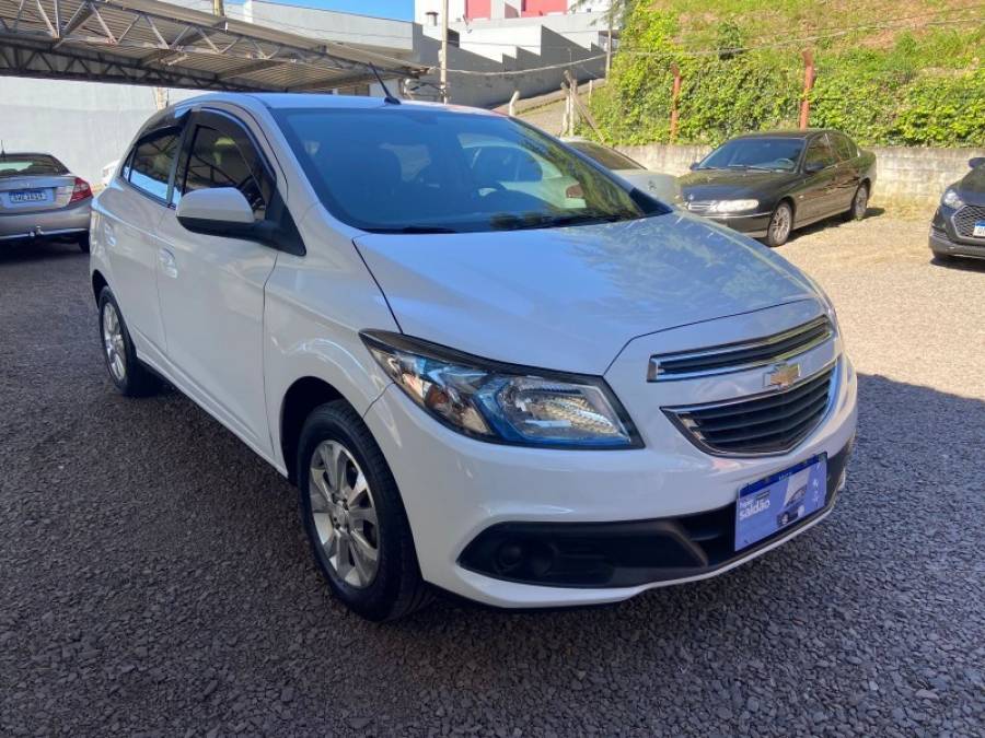 CHEVROLET - ONIX - 2015/2015 - Branca - R$ 45.900,00