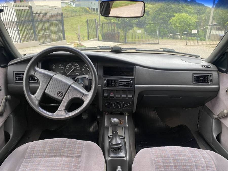 VOLKSWAGEN - SANTANA - 1994/1995 - Prata - R$ 15.900,00