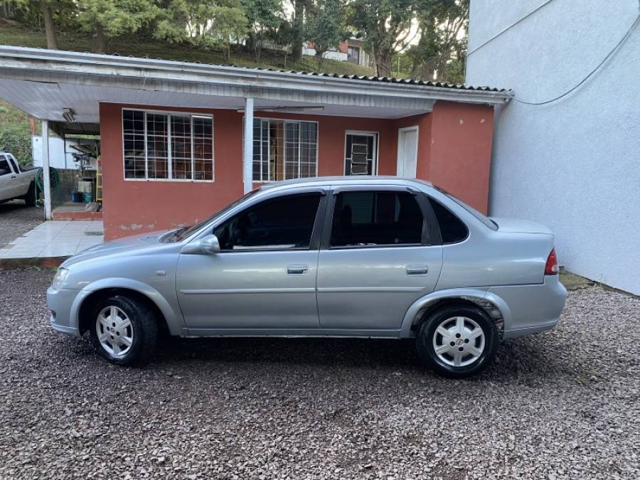 CHEVROLET - CLASSIC - 2012/2012 - Prata - R$ 27.900,00