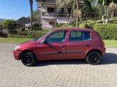 RENAULT - CLIO - 2001/2002 - Vermelha - R$ 12.900,00