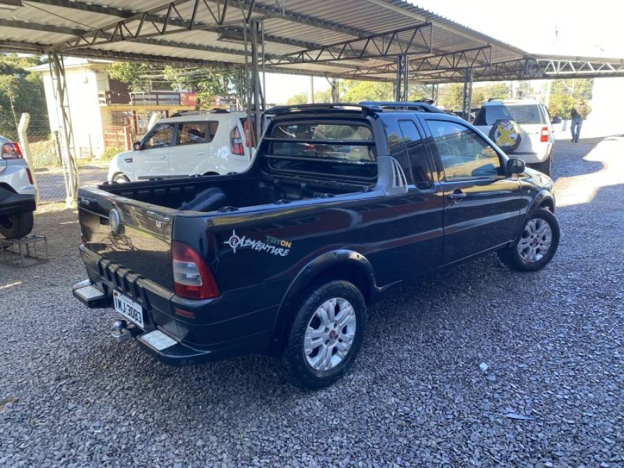 FIAT - STRADA - 2005/2005 - Preta - R$ 29.900,00