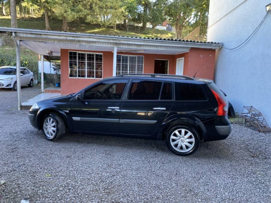 RENAULT - MÉGANE - 2008/2008 - Preta - R$ 24.900,00