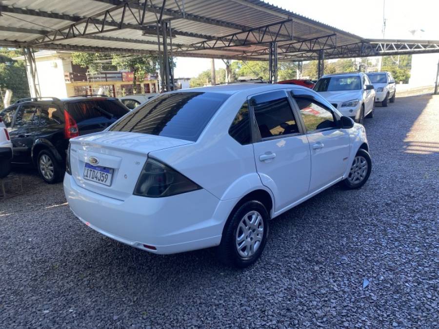 FORD - FIESTA - 2013/2013 - Branca - R$ 33.900,00