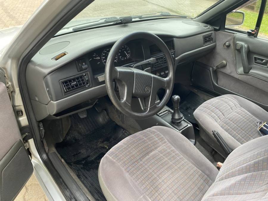 VOLKSWAGEN - SANTANA - 1994/1995 - Prata - R$ 15.900,00