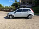 FORD - FIESTA - 2013/2014 - Prata - R$ 36.900,00
