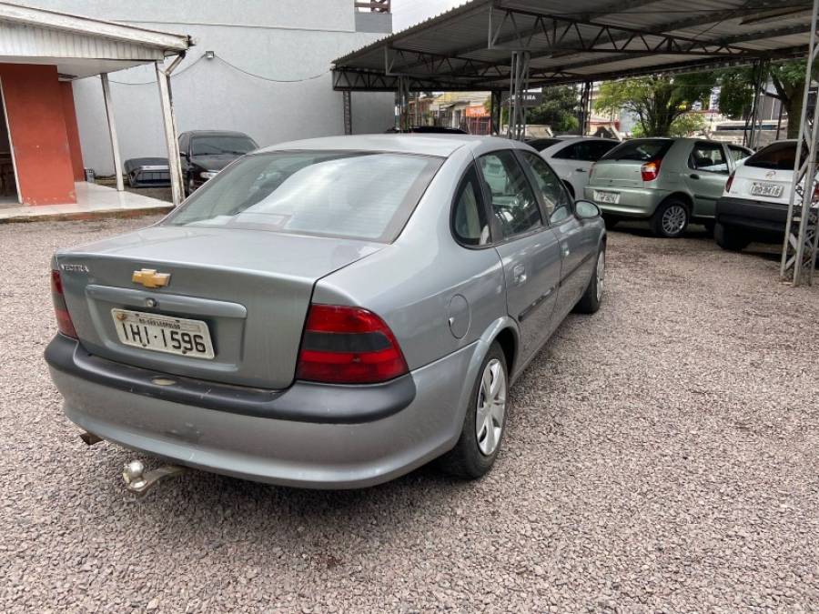 CHEVROLET - VECTRA - 1998/1998 - Prata - R$ 9.000,00