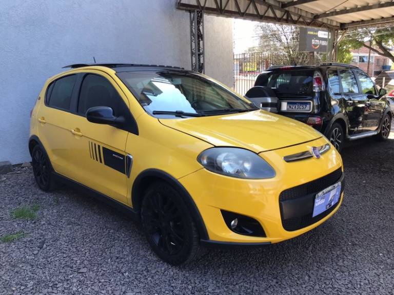 FIAT - PALIO - 2013/2014 - Amarela - R$ 46.900,00