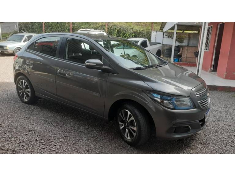 CHEVROLET - ONIX - 2014/2015 - Cinza - R$ 57.900,00