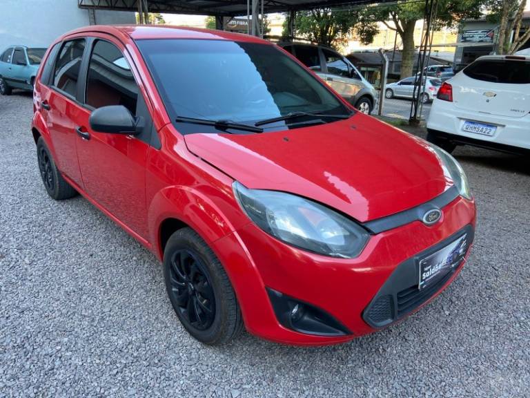 FORD - FIESTA - 2010/2011 - Vermelha - R$ 29.900,00