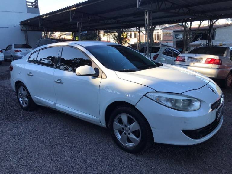 RENAULT - FLUENCE - 2012/2013 - Branca - R$ 38.500,00